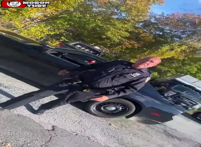 Video :He gets attacked by a policeman who wants to denounce him to his superiors